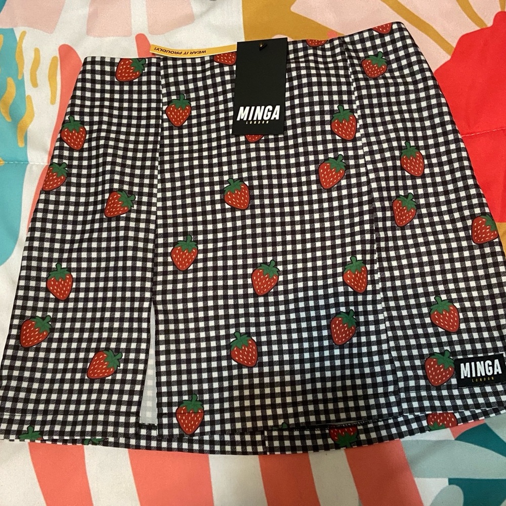 NWT Minga London Strawberry Gingham Skirt - Picture 5 of 5